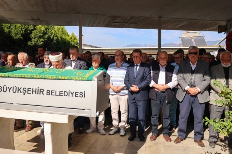 Hayatını kaybeden başkan son yolculuğuna uğurlandı