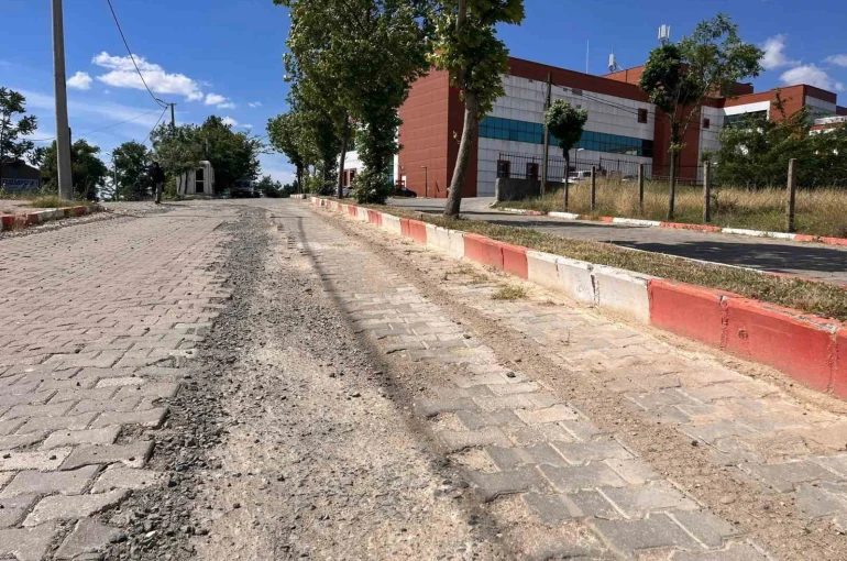 Hayrabolu’da bakımsız hastane yolu vatandaşları mağdur ediyor