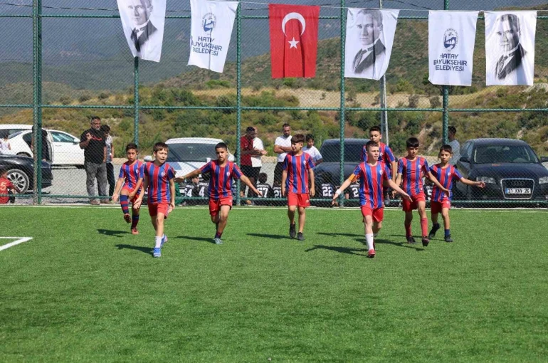 HBB, Antakya’da yeni halı sahayı hizmete açtı 