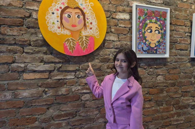 Henüz 9 yaşında ilk kişisel sergisini sanatseverler ile buluşturdu