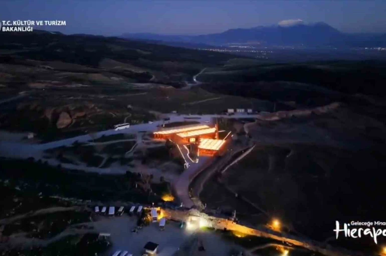 Hierapolis Antik Havuzun restorasyon çalışmaları tamamlandı 