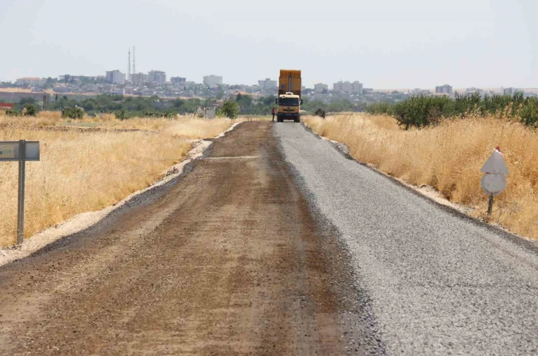 Hilvan’da 5 buçuk kilometrelik yol yenilendi 