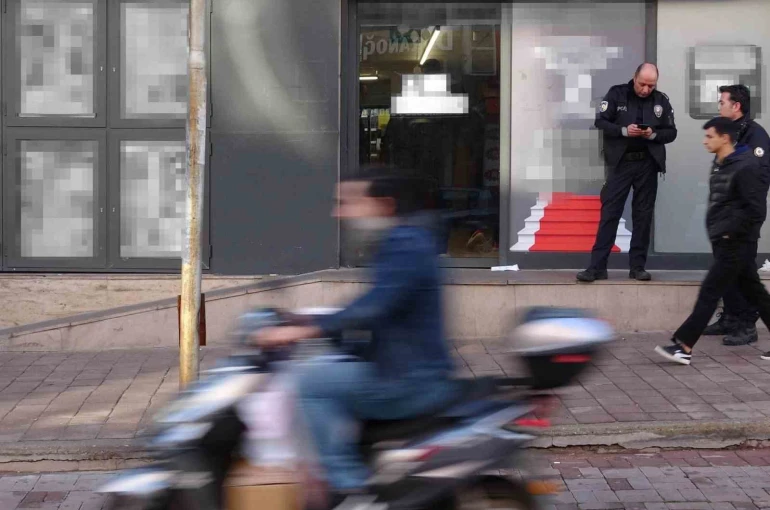 Hırsızlık için girdiği markette 3 çalışanı bıçakla yaraladı 