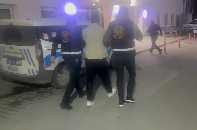 Hırsızlık suçundan 17 yıl 10 ay hapis cezası bulunan şahıs yakalandı 