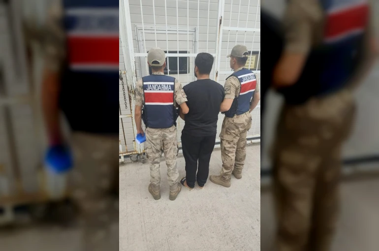 Hırsızlık suçundan aranan şahıs yakalandı 