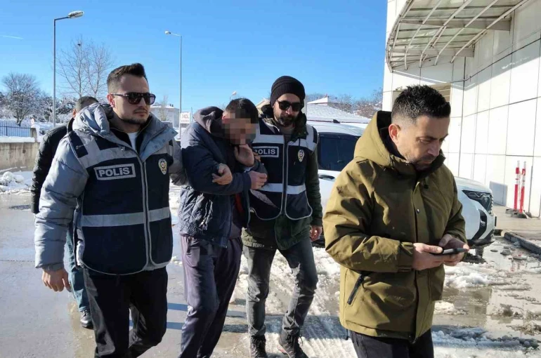 Hırsızlık suçundan aranan şahıs yakalandı 