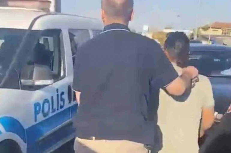 Hırsızlık zanlısı hurda yüklü kamyonette yakalandı 
