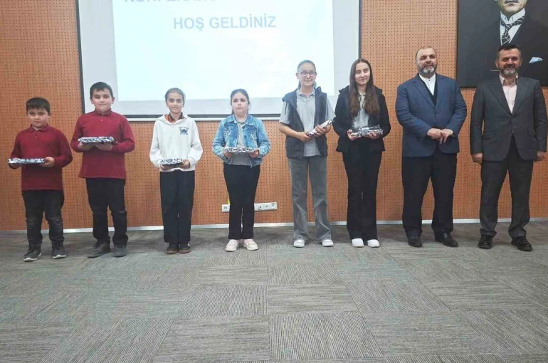 Hisarcık İlçe Müftülüğünce başarılı öğrenciler ödüllendirildi 