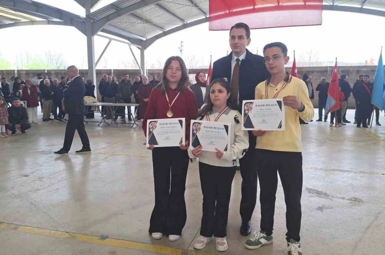 Hisarcık’ta başarılı öğrenciler ödüllendirildi 