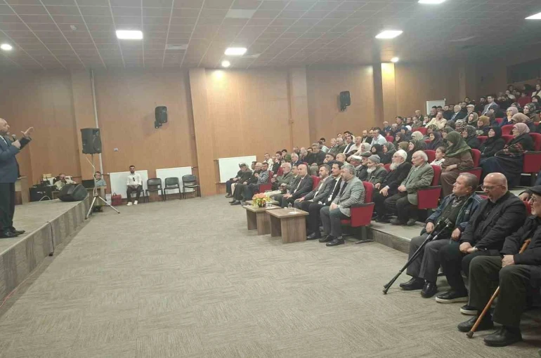 Hisarcık’ta "Gençlik ve Eğitim" konulu konferans 