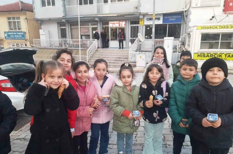 Hisarcık’ta minikler oruçlarını Ramazan topu eşliğinde açtı
