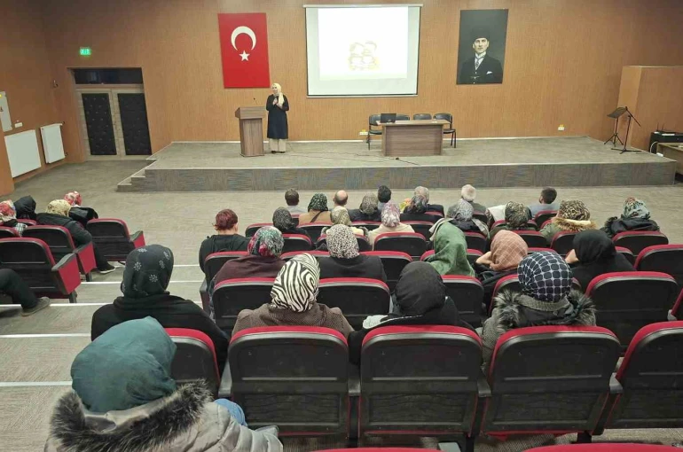 Hisarcık’ta "Sağlıklı Ailede Roller ve İlişkiler" başlıklı konferans 