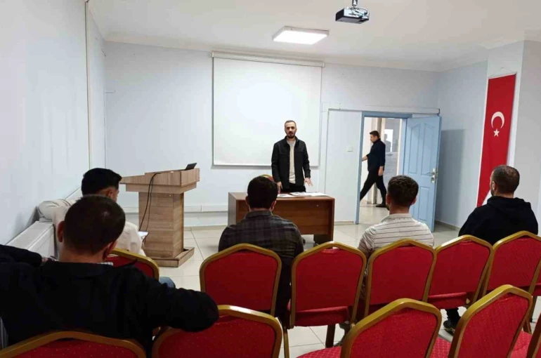 Hükümlülere "Sosyal Uyum Süreci Danışmanlığı" hakkında bilgilendirme yapıldı