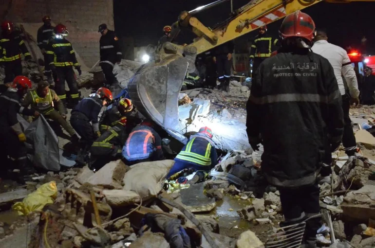 İki binanın çökmesi sonucu 19 kişi hayatını kaybetti