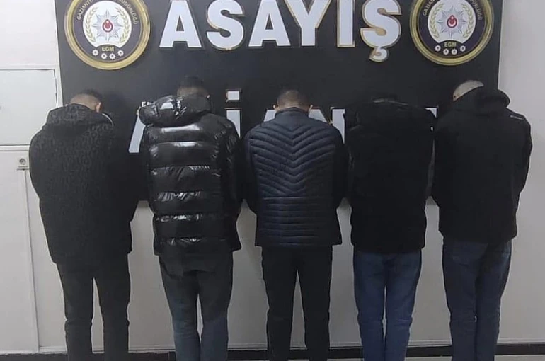 İki iş yerine silahla saldırı: 5 kişi yakalandı