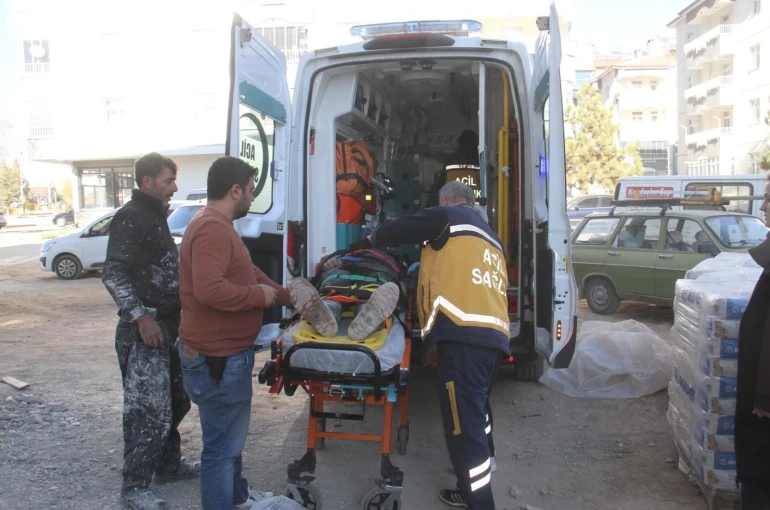 İnşaatta asansör boşluğuna düşen şahıs yaralandı