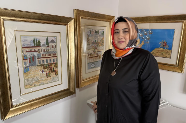 İran’da mahsur kalan tezhip sanatçısı, karayolu ile Türkiye’ye döndü