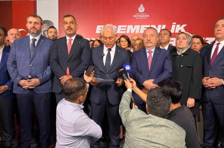 İBB AK Parti Grup Başkanvekili Gökkuş: "Siyasi kaygılar ve CHP grubunun iç çekişmeleri sebebiyle İstanbul Büyükşehir Meclisi’ni işlevsiz bırakmak, kapalı tutmak demokrasiye gölge düşürmektir" 