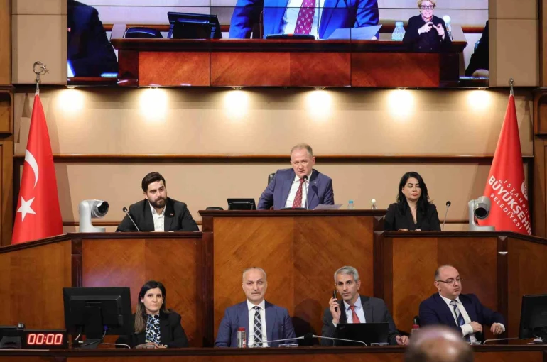 İBB Meclisi’nde çöpe atılan İSBİKE bisikletleri gerginliği