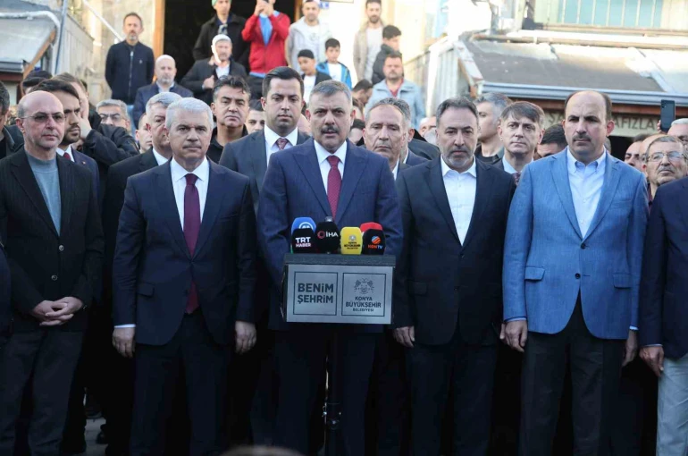 İçişleri Bakanı Çiftçi bayram namazını Konya’da kıldı 