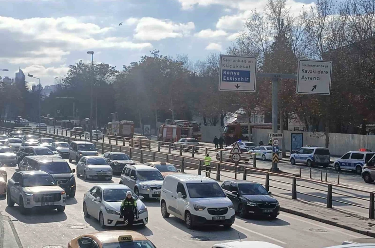 İçişleri Bakanlığı yerleşkesinde konteyner yangını 