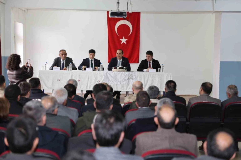 Iğdır Valisi Taşolar, Aralık ilçesinde muhtarlarla bir araya geldi 