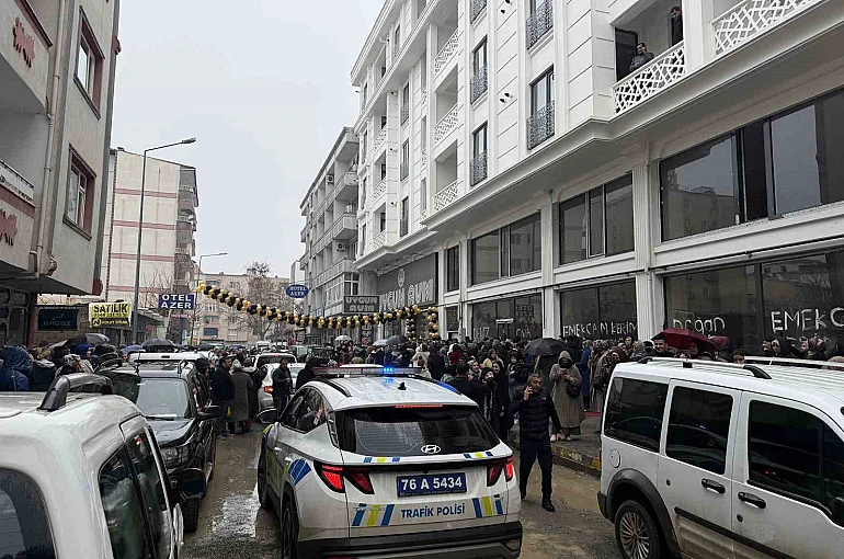 Iğdır’da AVM açılışı izdiham endişesiyle iptal edildi 