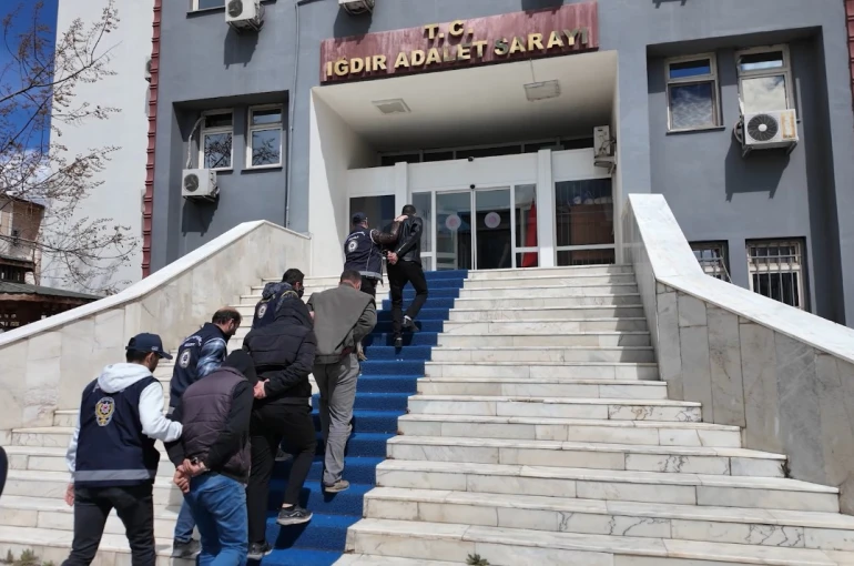 Iğdır’da göçmen kaçakçılığı şebekesine büyük darbe: 7 tutuklama 