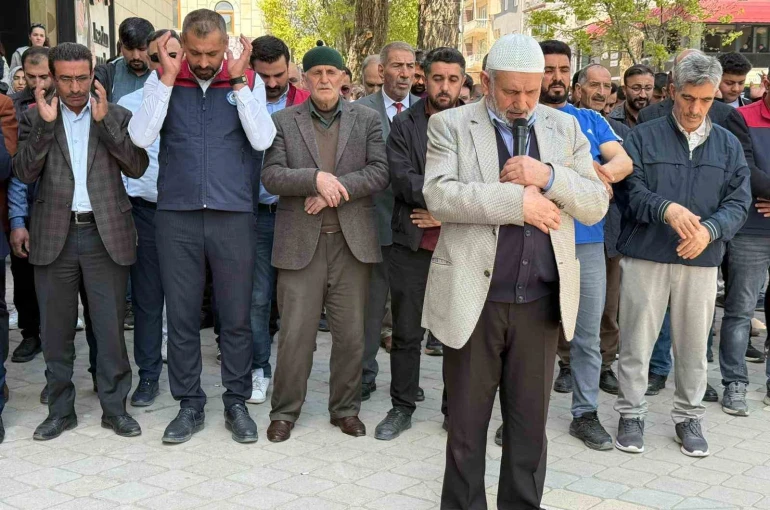 Iğdır’da Kahramanmaraş ve Şanlıurfa’daki saldırılar için gıyabi cenaze namazı 