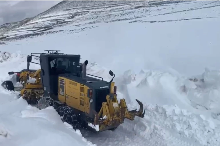 Iğdır’da nisan ayında karla mücadele 