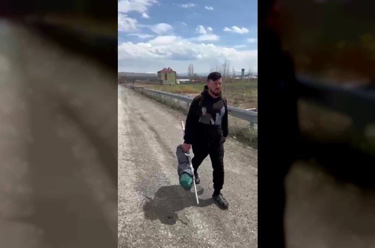 Iğdır’dan İstanbul’a yürüdü: Survivor hayali kapıdaki görevlilere takıldı 