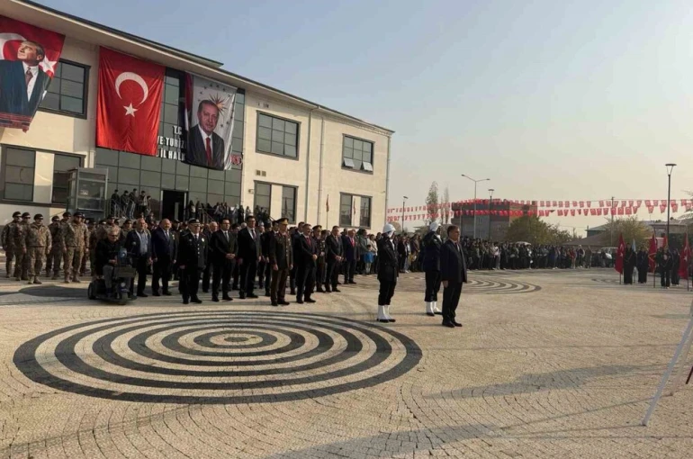 Iğdır’ın düşman işgalinden kurtuluşunun 105’inci yıl dönümü törenlerle kutlandı