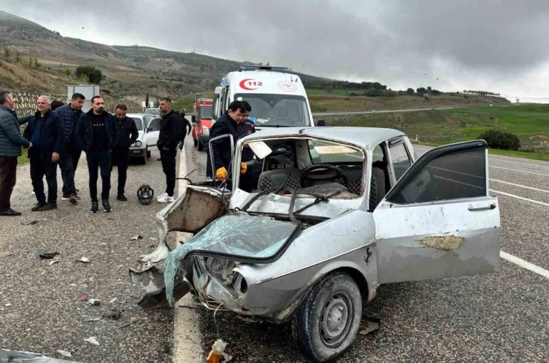 İki otomobilin çarpıştığı kazada: 1 kişi yaralandı 