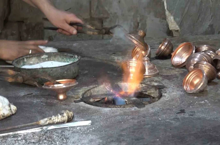 İkiz kardeşler baba mesleğini yaşatıyor 