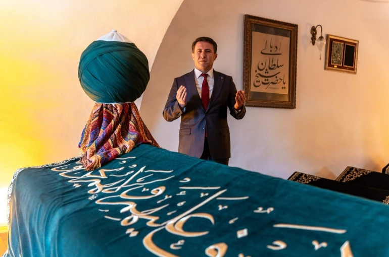 İl Emniyet Müdürü Çağlar’ın ilk durağı Şeyh Edebali Külliyesi 