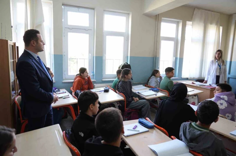 İl Milli Eğitim Müdürü Çay, Köyceğiz’de öğrenci ve öğretmenlerle bir araya geldi