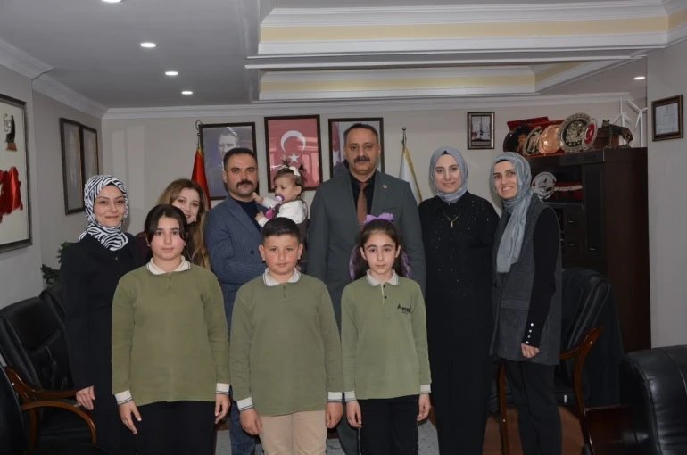 İliç’te öğrenci ve öğretmenler belediyede ağırlandı 