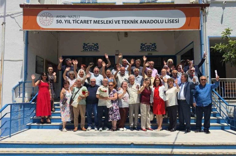İlk mezunlar yarım asır sonra buluştu 
