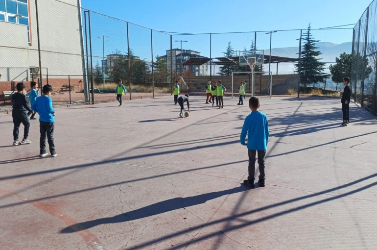 İlkokullarda ’Spora İlk Adım’ projesi başarıyla sürdürülüyor 
