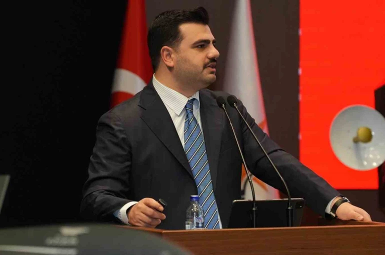 İnan’dan CHP’li Zeybek’e tepki: "İzmir’i çöp dağlarına mahkum eden sizsiniz" 