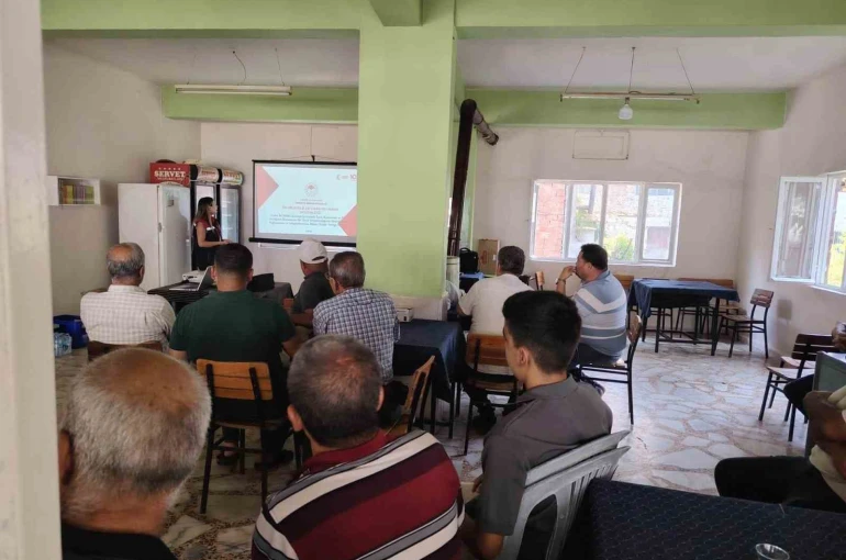 İncirliova’da incir üreticilerine yeni sezon öncesi tebliğ bilgilendirmesi yapıldı