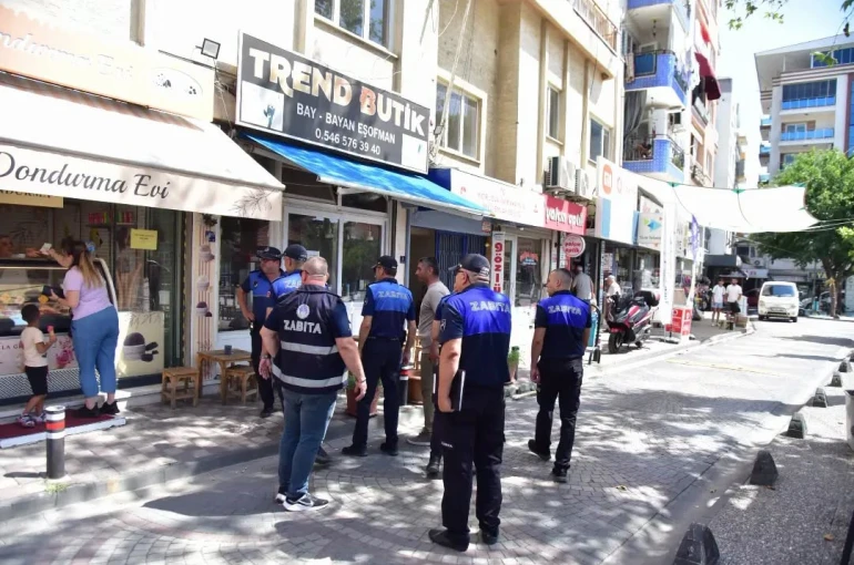 İncirliova’da kaldırım işgaline geçit yok 