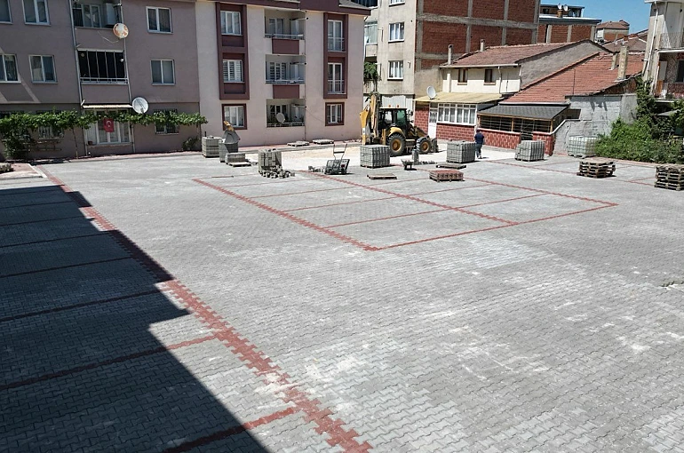 İnegöl Belediyesi’nden 25 noktada 2017 araçlık yeni otopark 