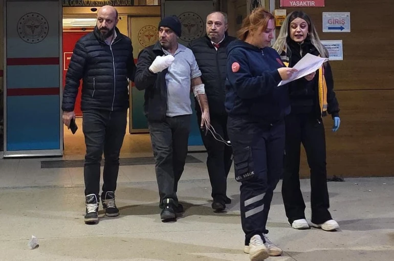 İnegöl’de elini testereye kaptıran işçinin 3 parmağı parçalandı