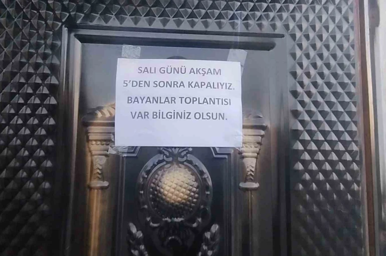 İnegöl’de roller değişti: Erkekler evde, kadınlar kahvede 