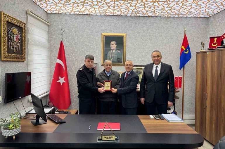 İnegöllü çiftçi 70 milyonluk mal varlığını jandarmaya bağışladı 