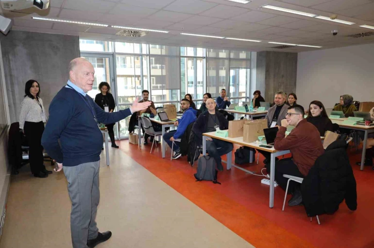 İngilizce eğitiminde ‘yapay zekâ’ liderleri yetişiyor 