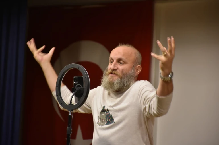 İnönü’de "Parça Tesirli Pazarlar" oyunu büyük ilgi gördü 