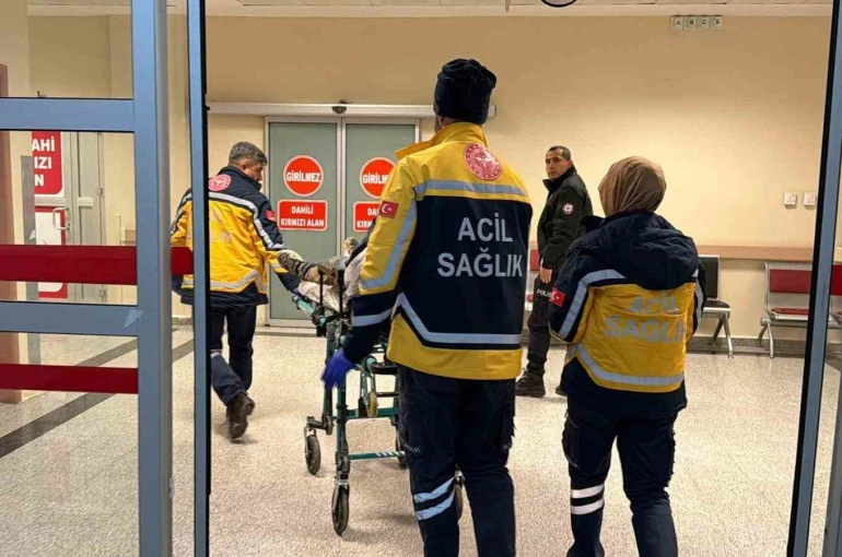 İnşaatın 2’nci katından atlayan kişi ağır yaralandı