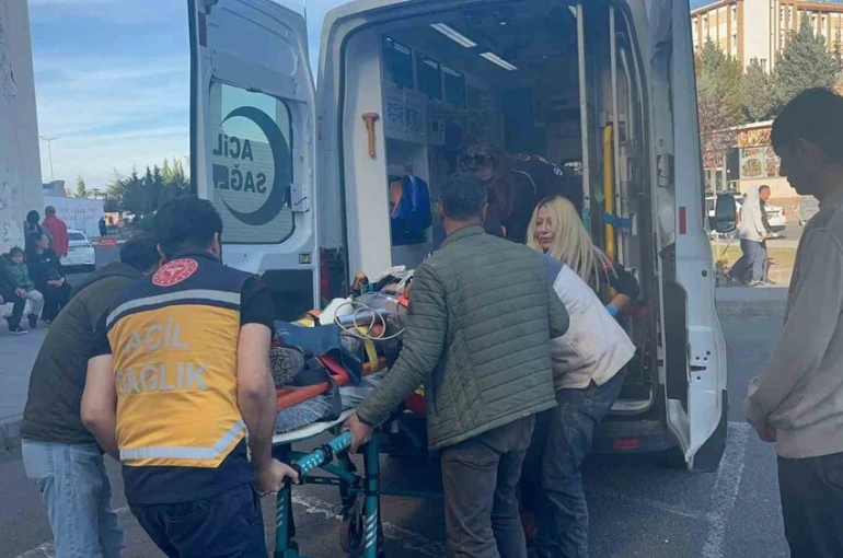 İnşaatta 15 metre yüksekten düşen işçi hayatını kaybetti 